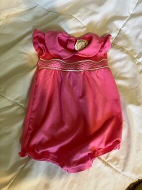 EUC Angel sleeve Biltmore Bubble Romper with Peter Pan Collar